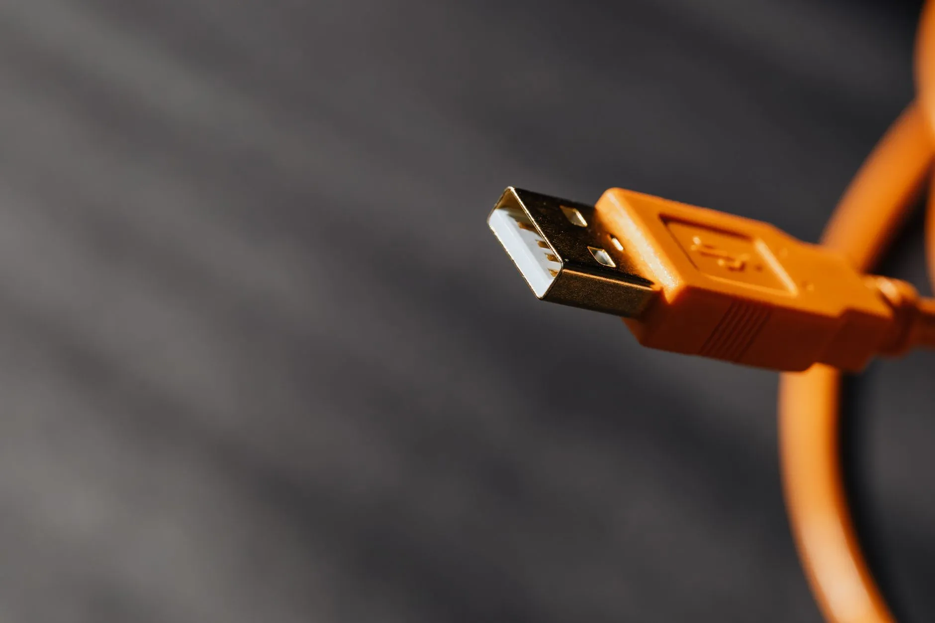 USB连接器与Type-C连接器在工业设备中的选型要点分析正文配图 1